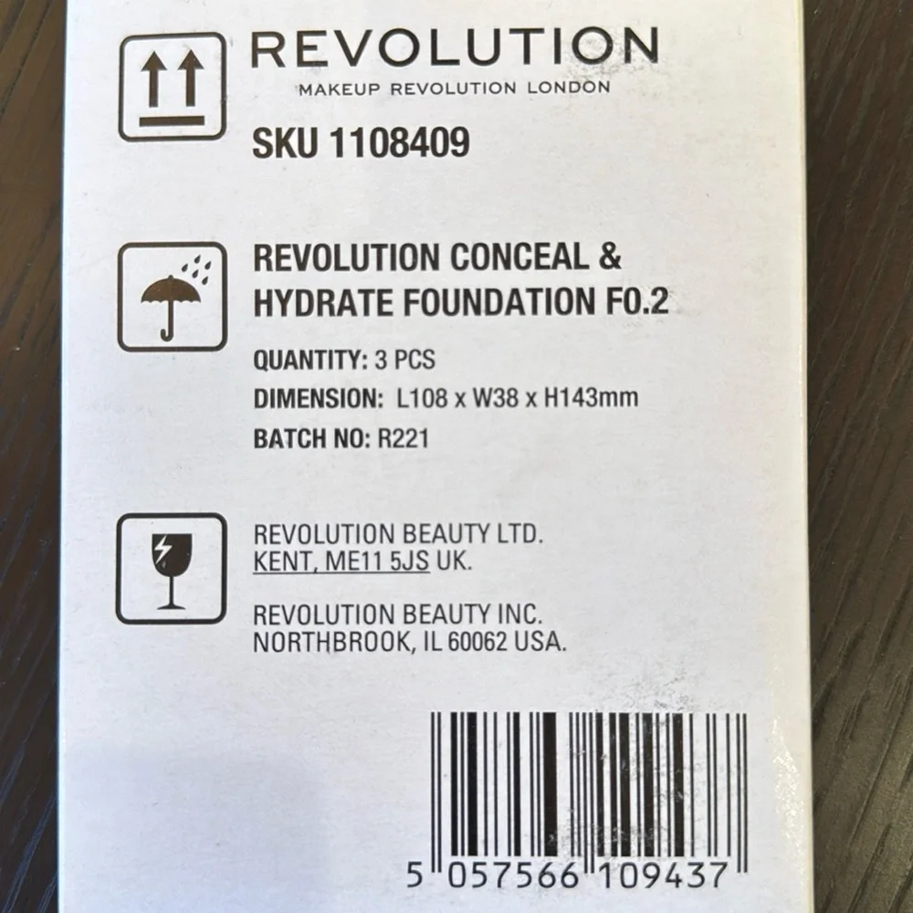 Bundle of Two Makeup REVOLUTION F0.2 CONCEAL & HYDRATE Radiance CONCEALER
